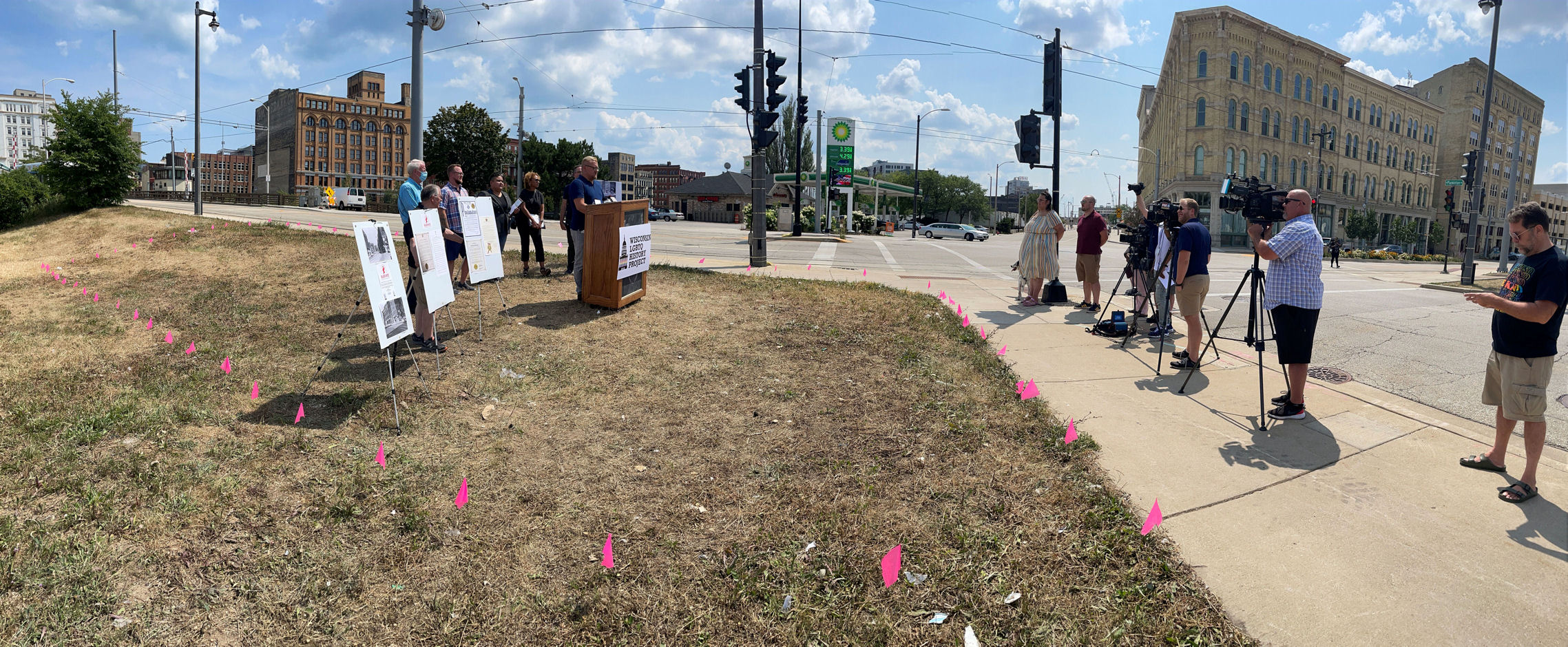 Presenters at press conference: from left: Don Schwamb, Mayor Tom Barrett, Dr. Brice Smith, Alderwoman JoCasta Zamarripa; and Michail Takach at the podium. /