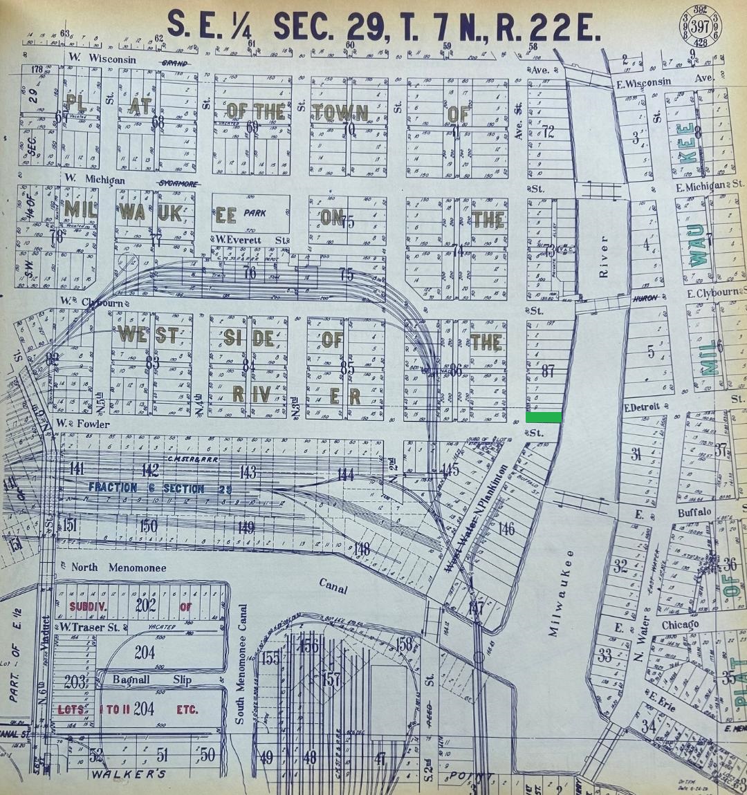 1955 city atlas showing the bar's site, highlighted in green.