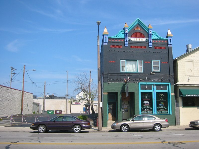 The building as it existed in 2004 / (Photo by Don Schwamb, May 2004)