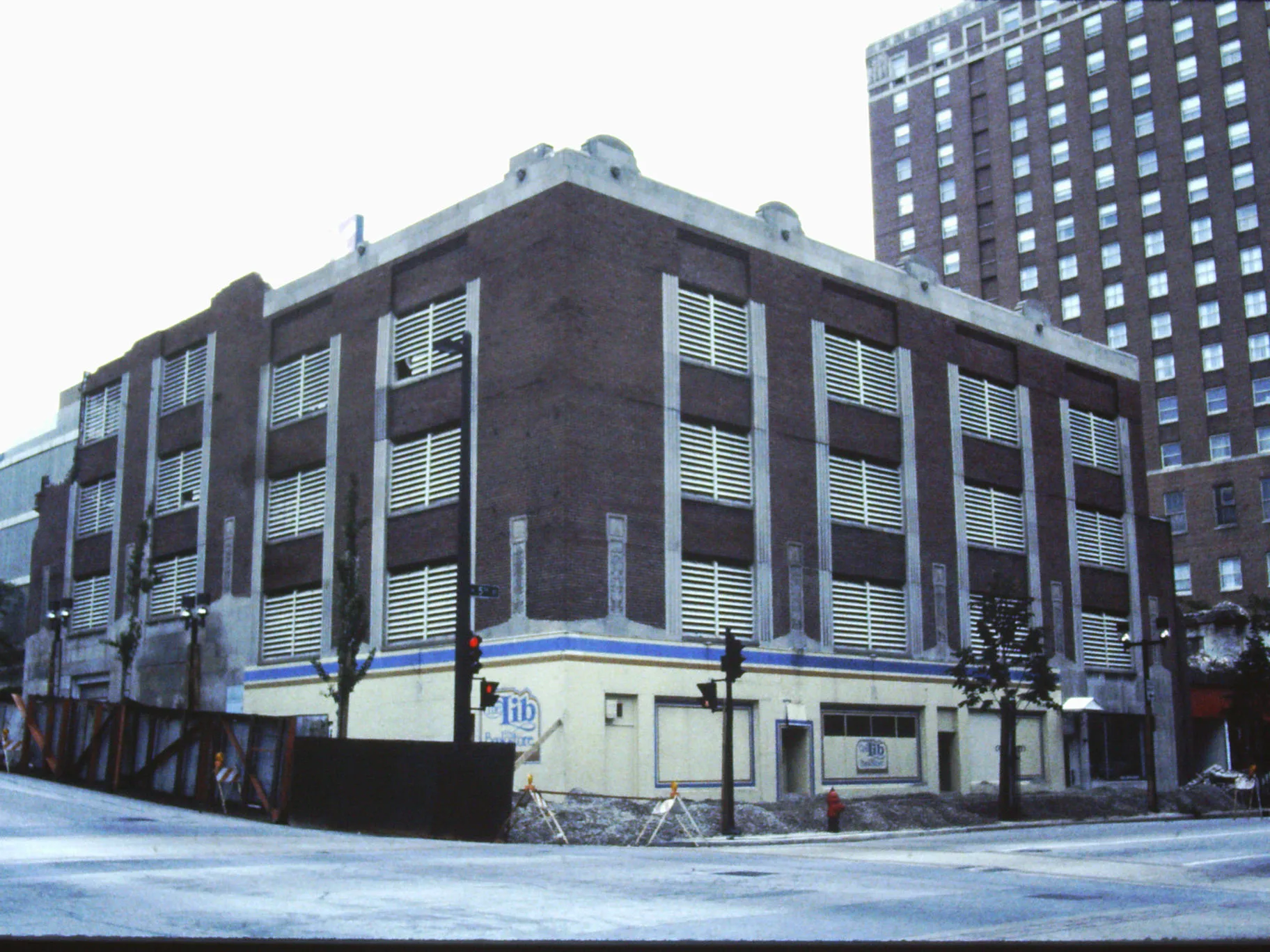 New Yorker Lounge — lib bookstore oct86 pict0566